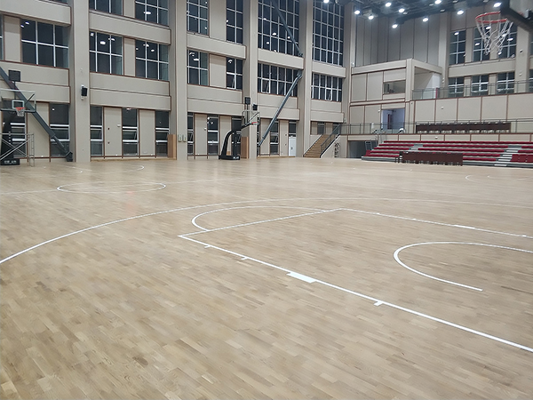 木地板籃球場是用什么材質(zhì)的地板裝成？你了解多少呢？