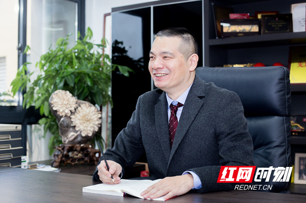 湖南一高校暑期裝修宿舍學生物品疑被盜走？校方：正在調(diào)查
