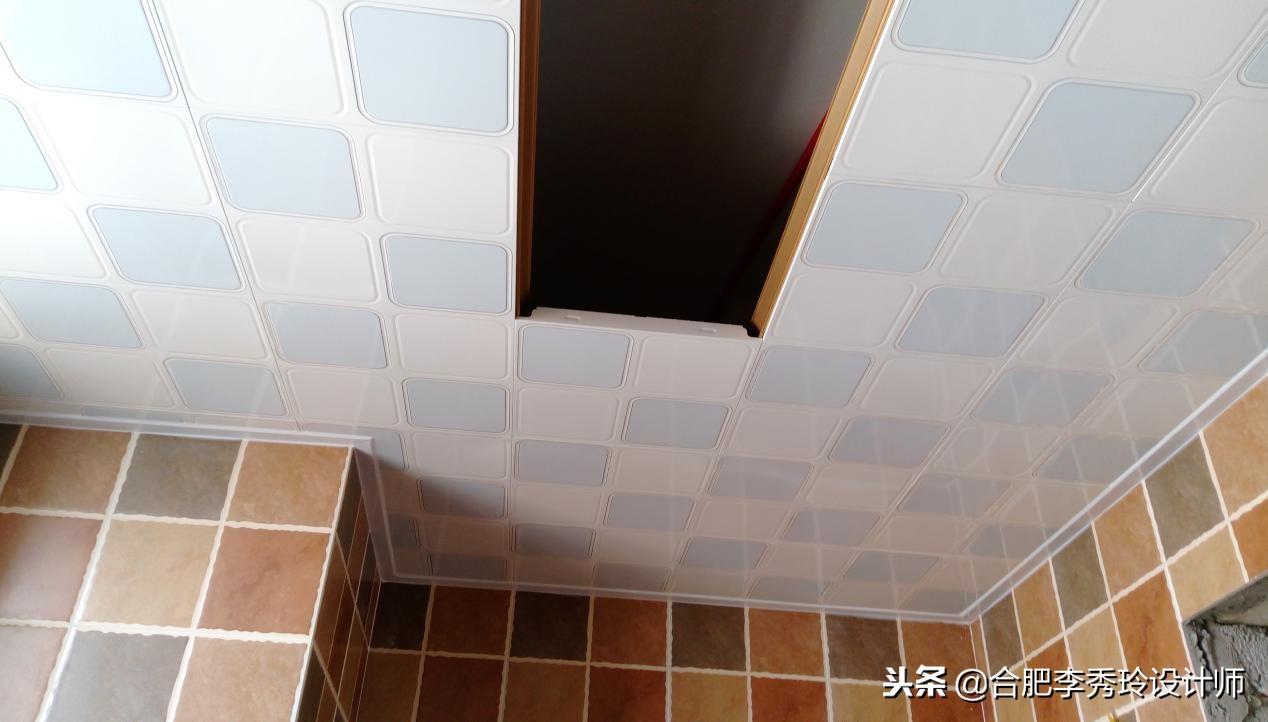 老公衛(wèi)生間非做吊頂，預(yù)算都不夠了！機(jī)智選了這種材質(zhì)，便宜好看